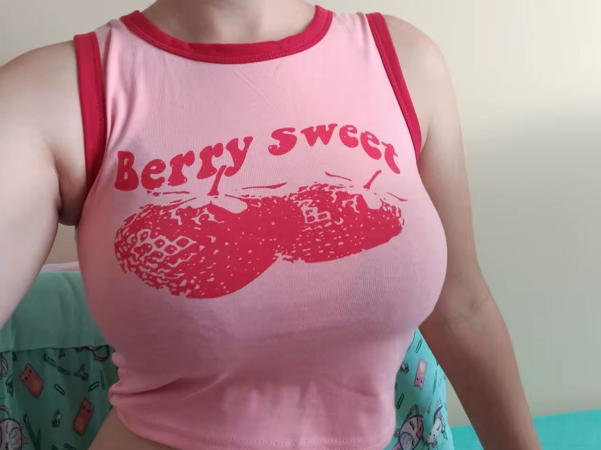 “Berry Sweet” Pink Y2K Off-Shoulder Tank – Vintage 90s Summer Crop Top