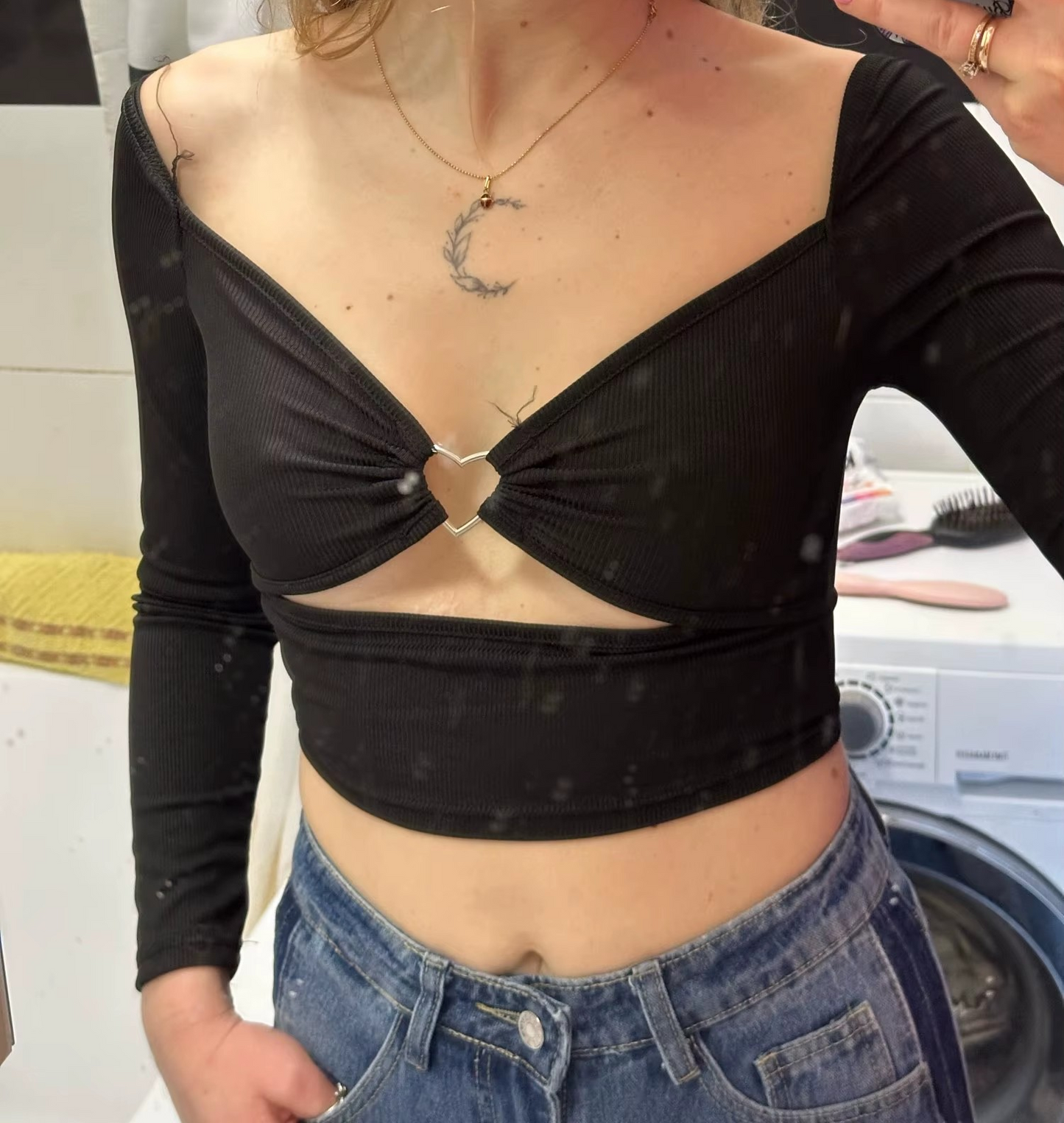 Hollow-Out V-Neck Strapless Long Sleeve Crop Top with Heart Design