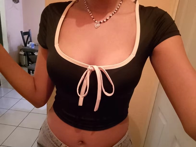 Y2K Bow Baby Tee – Cute Low-Cut Crop Top