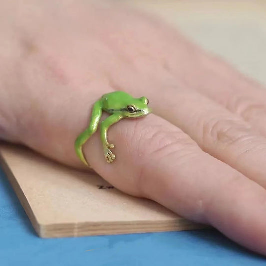 Green Enamel Frog Adjustable Ring – Cute Animal Inspired Jewelry