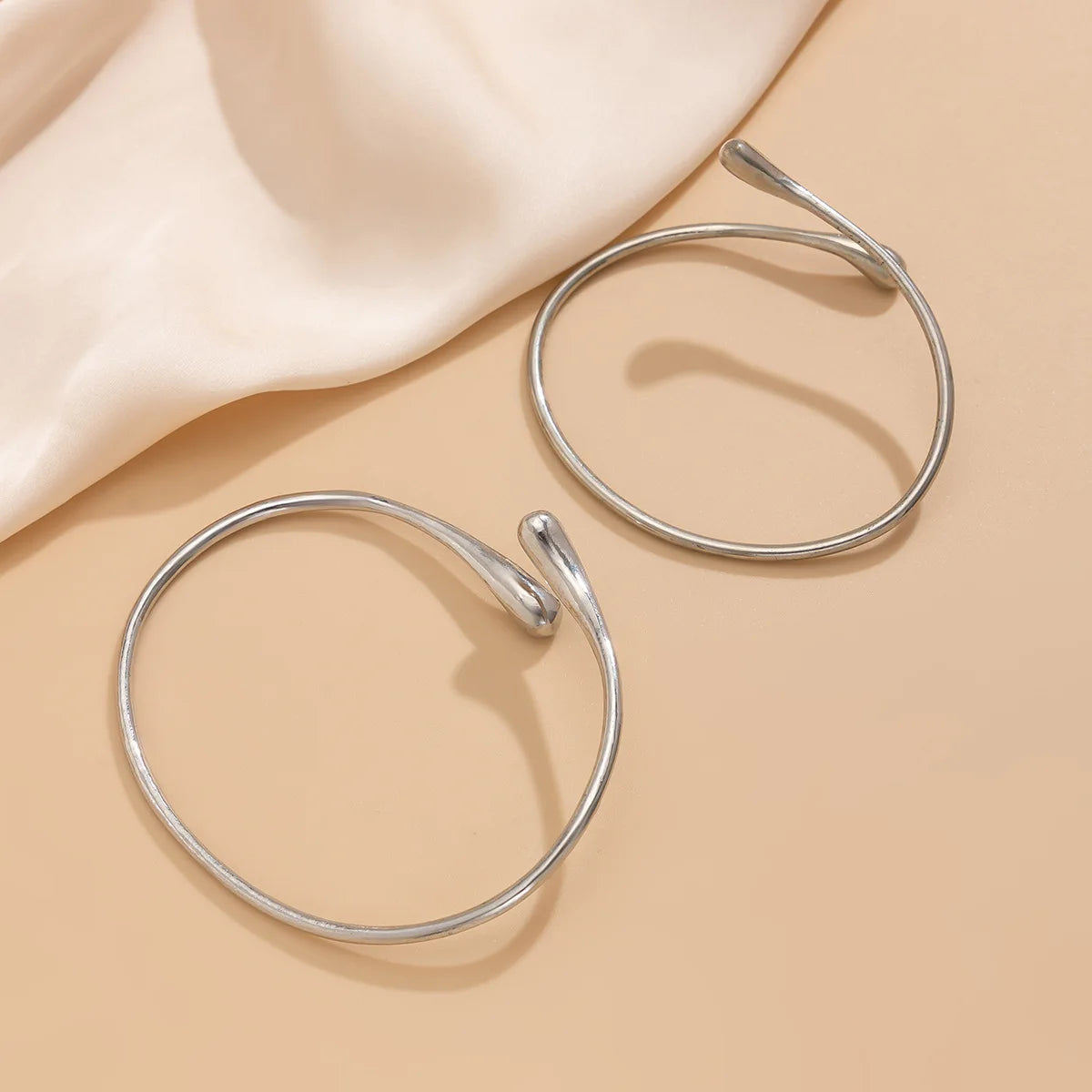 Vintage Water Drop Upper Arm Cuff – Adjustable Geometric Bangle