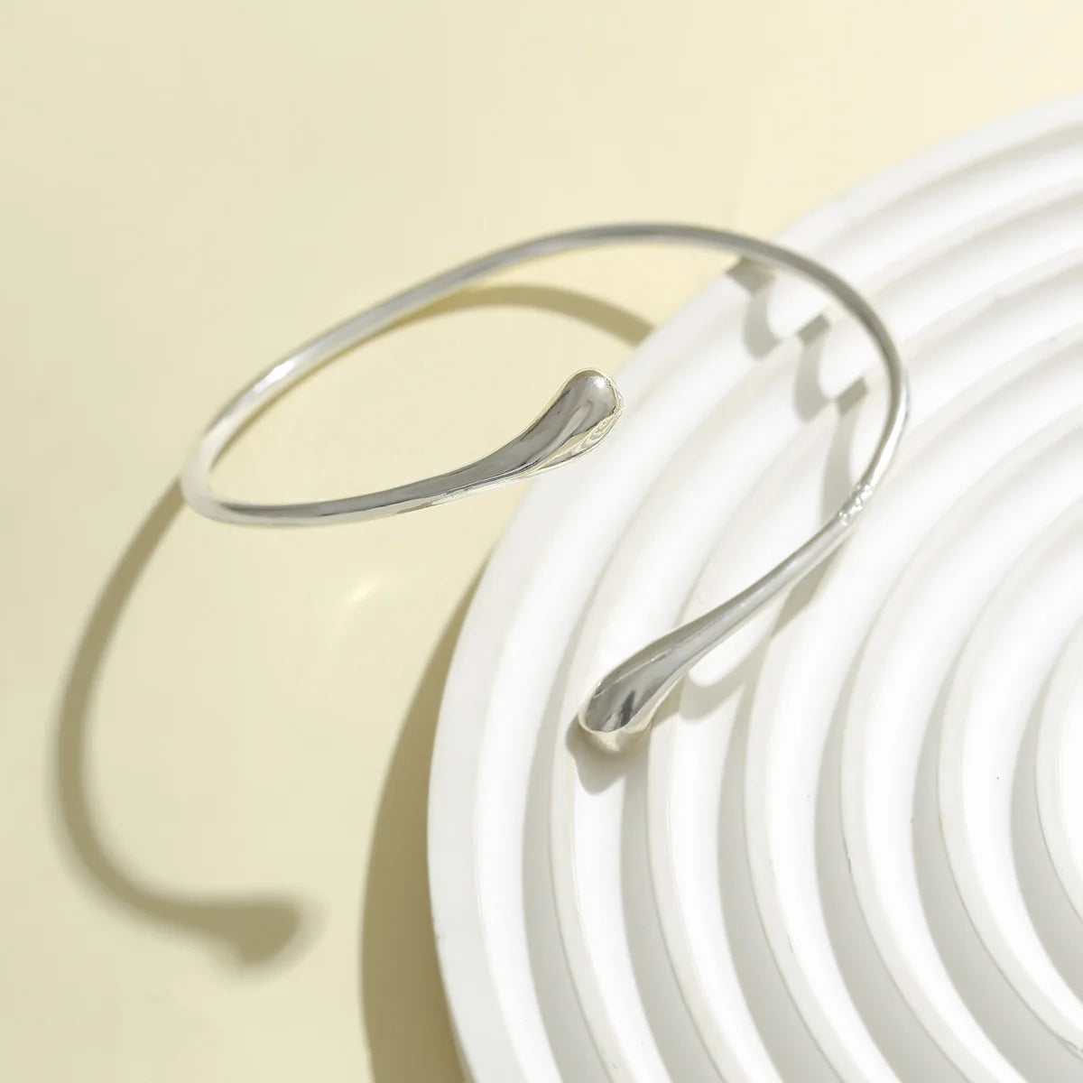 Vintage Water Drop Upper Arm Cuff – Adjustable Geometric Bangle