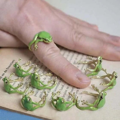 Green Enamel Frog Adjustable Ring – Cute Animal Inspired Jewelry
